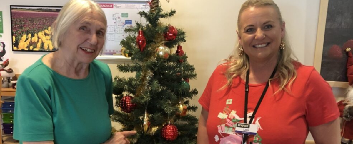 Lana is passionate about ‘giving back’ and supporting local, not-for-profit organisations. Pictured here with Louisa Bennett, Enrolled Nurse at Peace Haven.